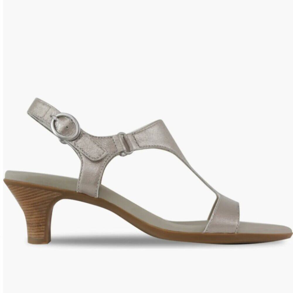 Munro Marta Sandal Size 7M New